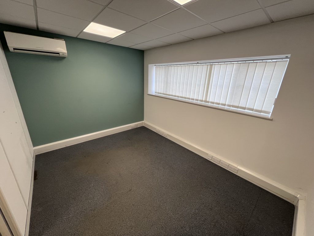 Unit 2B, 30 Thames Road, Barking, IG11 0HZ