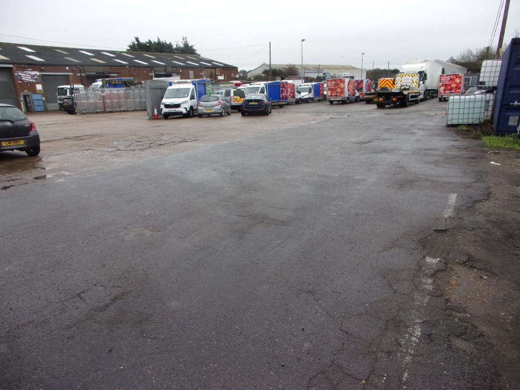 Yard 2, Askew Farm Lane, Grays, Essex, RM17 5XR
