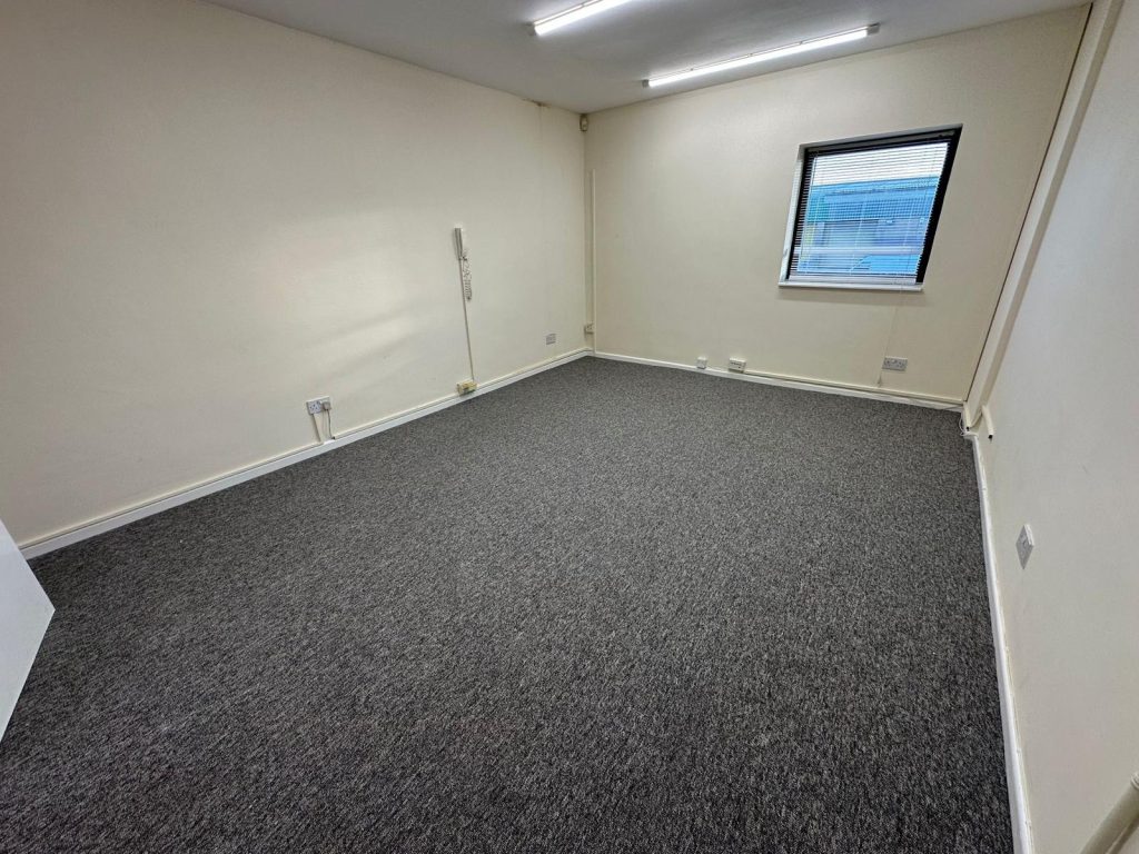 Unit C7, Star Business Centre, Marsh Way, Fairview Industrial Park, Rainham, Greater London, RM13 8UP