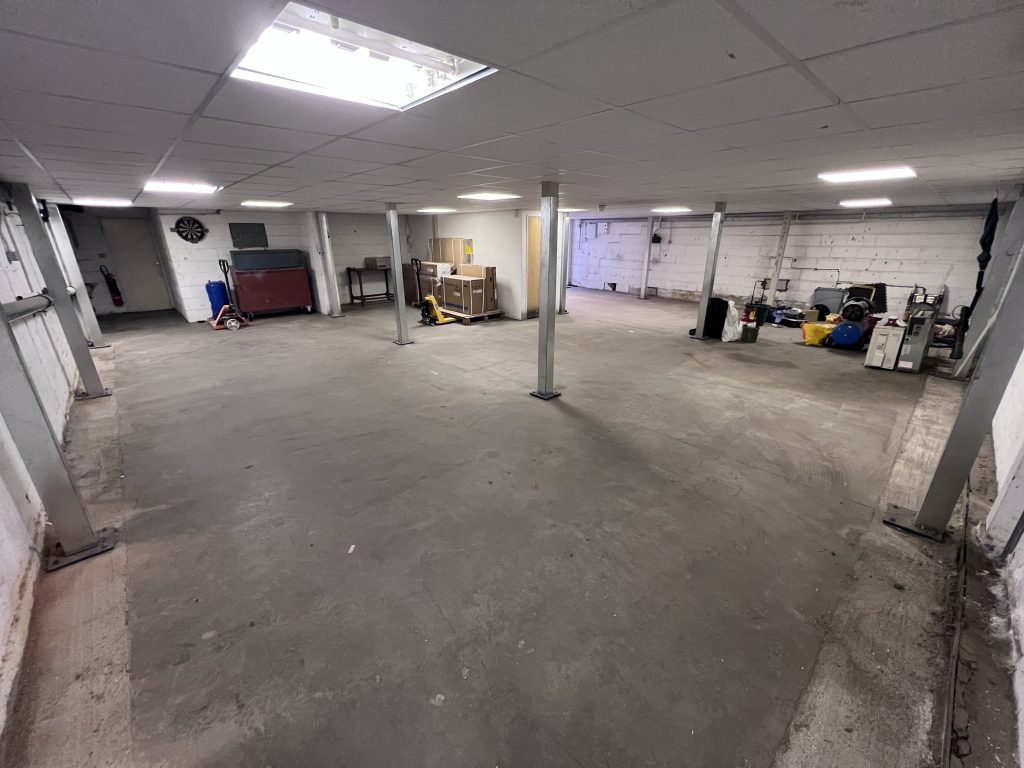 Unit 2B, 30 Thames Road, Barking, IG11 0HZ