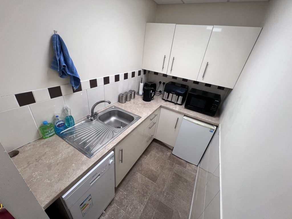 Unit 2B, 30 Thames Road, Barking, IG11 0HZ