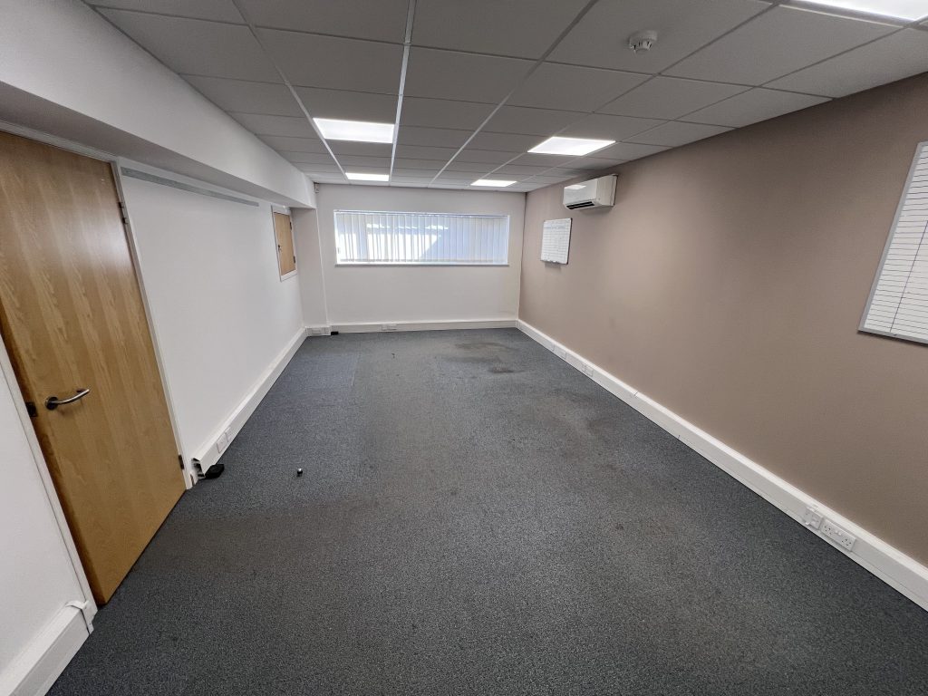 Unit 2B, 30 Thames Road, Barking, IG11 0HZ