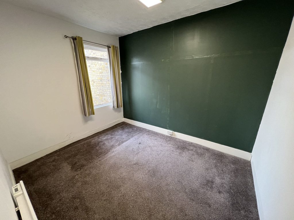 61 Orsett Road, Grays, Essex, RM17 5HJ