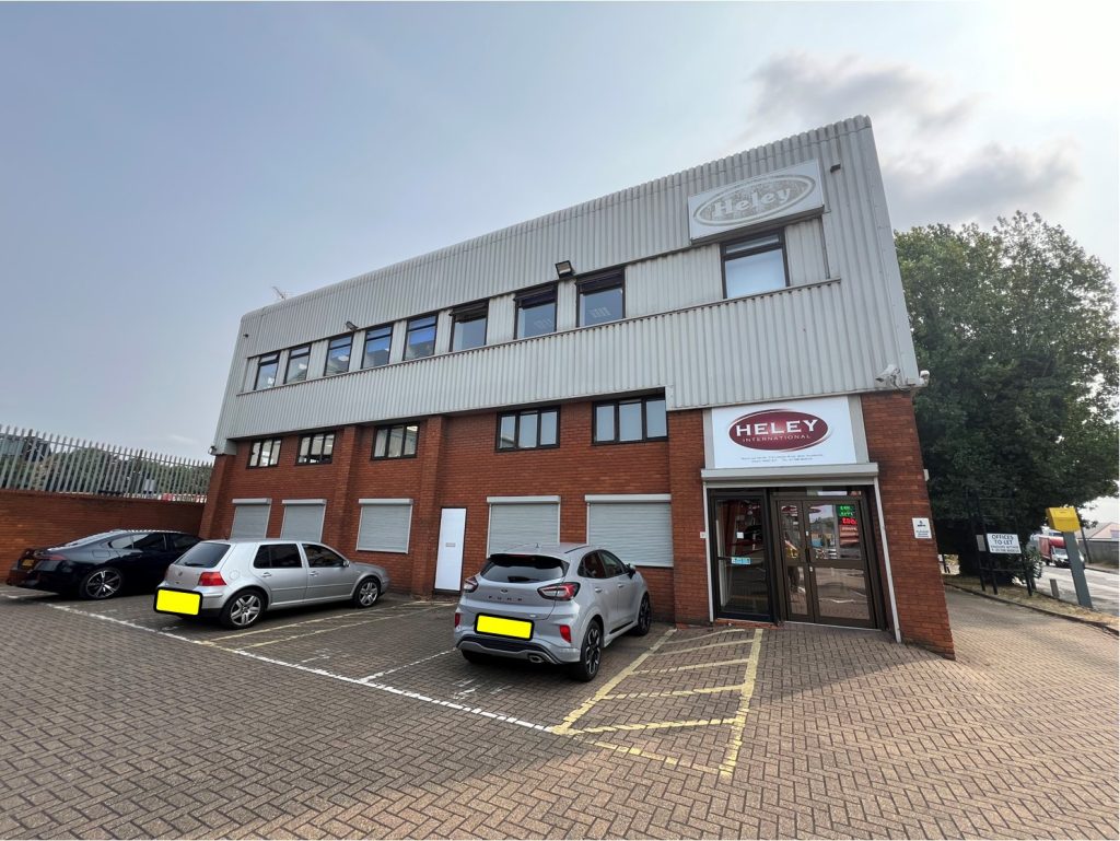Office 13 Trafalgar House, 712 London Road, Grays, Essex, RM20 3JT